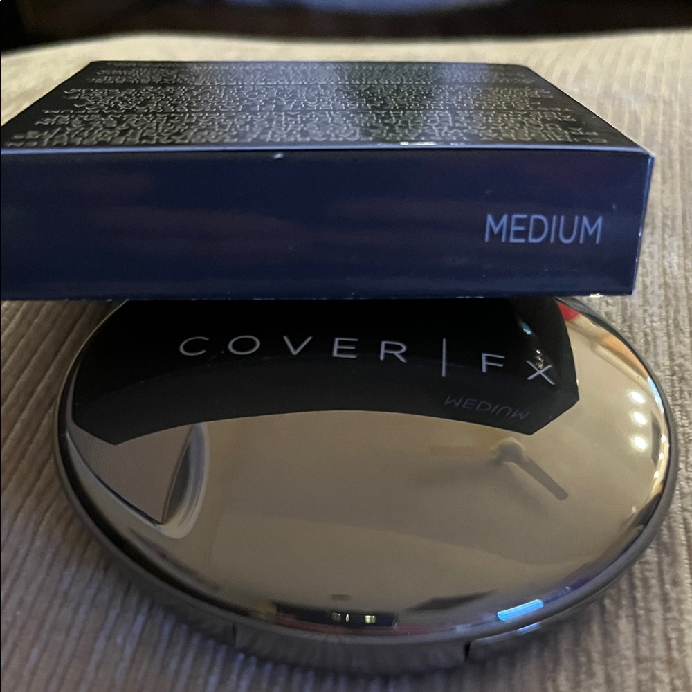 COVER FX Perfect Pressed Powder with Mirror - Picture 6 of 6